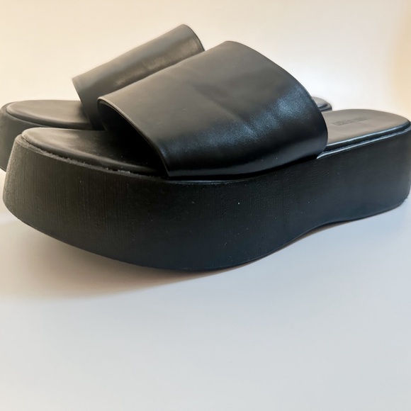 Platform sandals Women’s size 6.5 Forever 21 Black slides - Picture 8 of 8